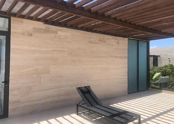 Plunge Pool Duplex Ph With Club Shuttle And Gym