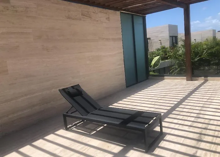 Plunge Pool Duplex Ph With Club Shuttle And Gym *